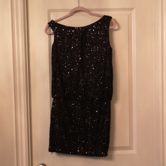 Womens Kurt Thomas Dress - Picture 2 of 2
